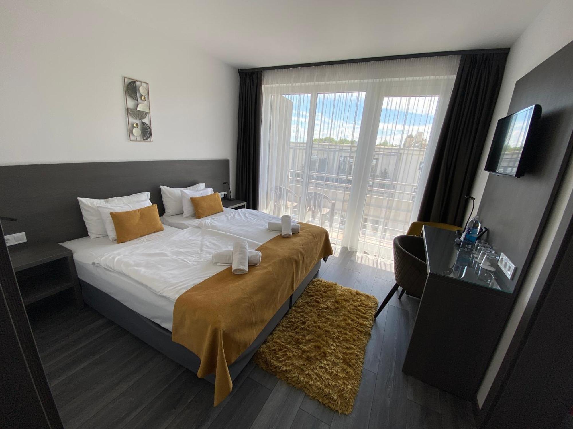 Hotel Csopak Resort & Lake Екстер'єр фото